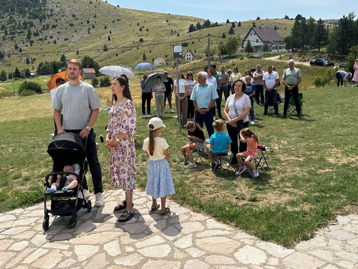 PROSLAVA BLAGDANA VELIKE GOSPE NA BLIDINJU: Svećenik iz Rima predvodio sv. misu u crkvi Gospe Snježne na Barzonji