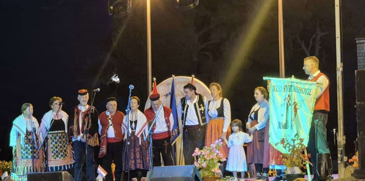 OVO JE NAŠA KRV! Večer koju će Galovac pamtiti! KUD Sv. Mihovil Galovac / Foto: Fenix (MD)