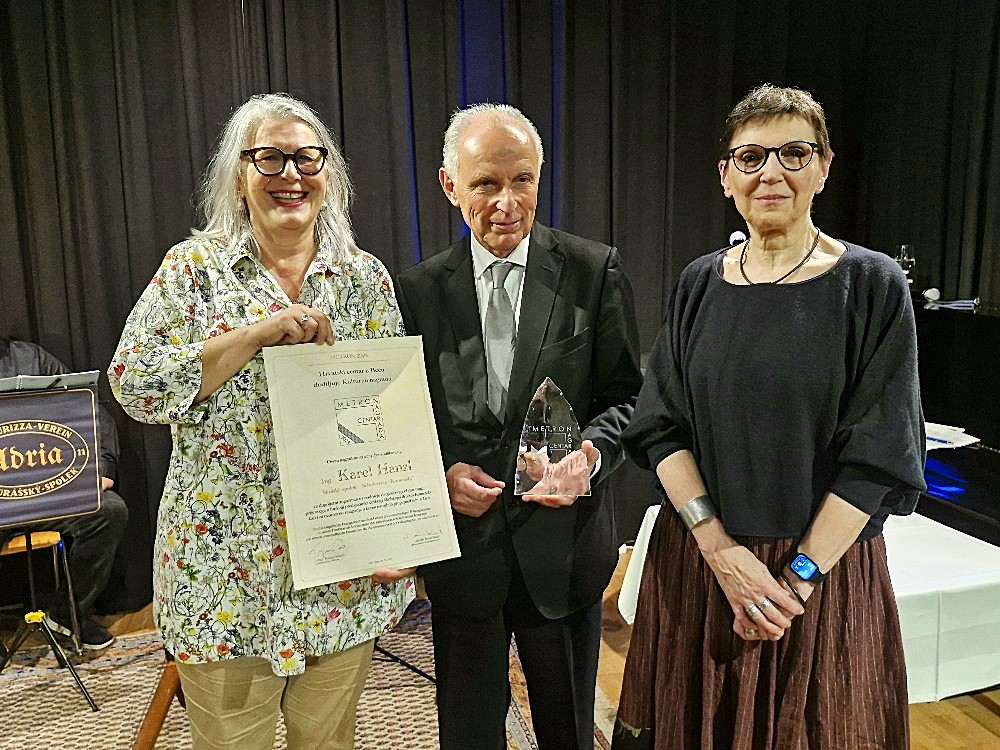 Uručenje nagrade: Stojšić (lijevo), Hanzl (sredina), Novak_Karall / Foto: Fenix (S. Herek)