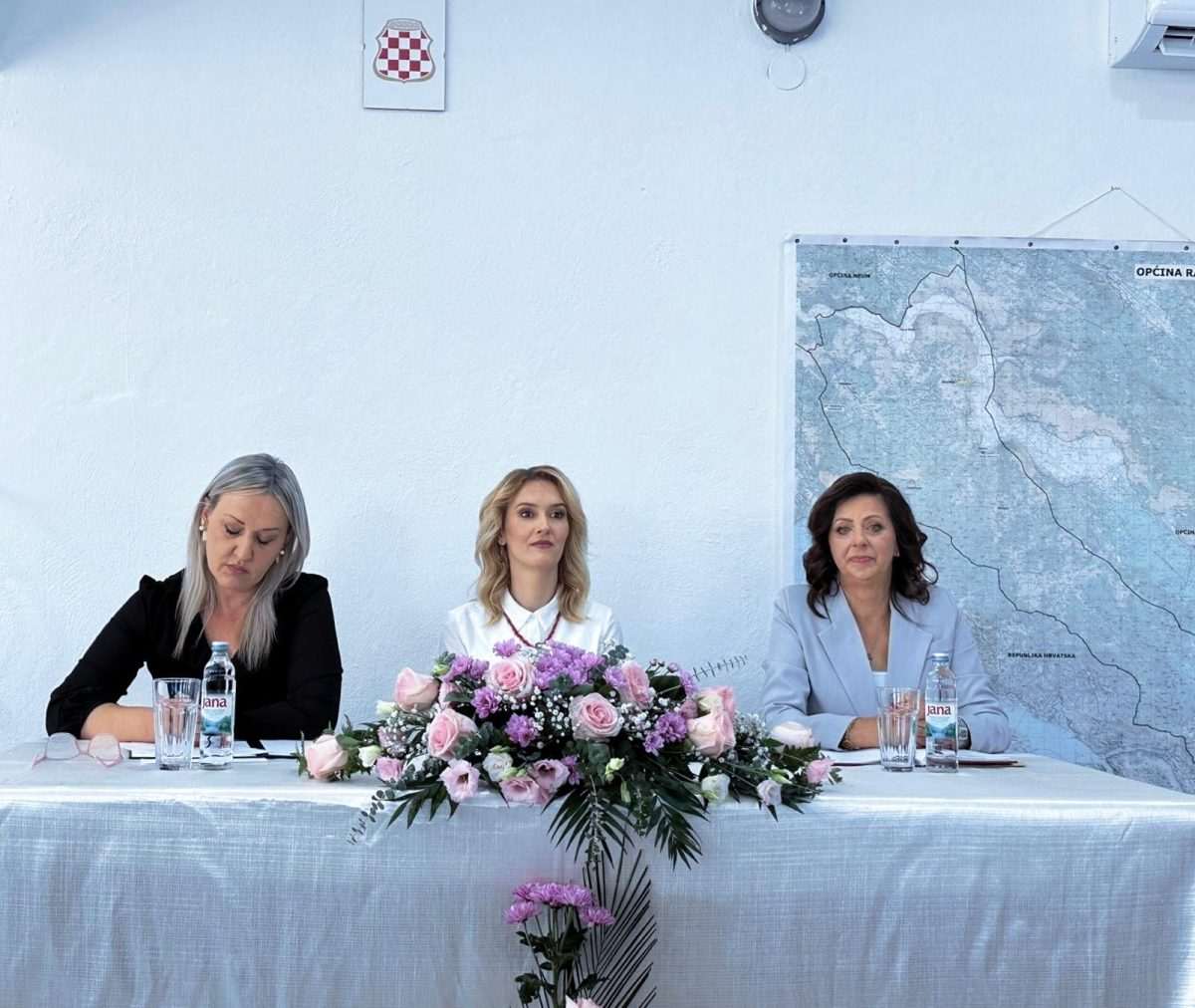 DAN OPĆINE RAVNO OBILJEŽEN SVEČANOM SJEDNICOM: Potvrđena snažna povezanost hrvatskog naroda s obje strane granice Svečanost u povodu Dana Općine Ravno i blagdana Male Gospe / Foto: HNS