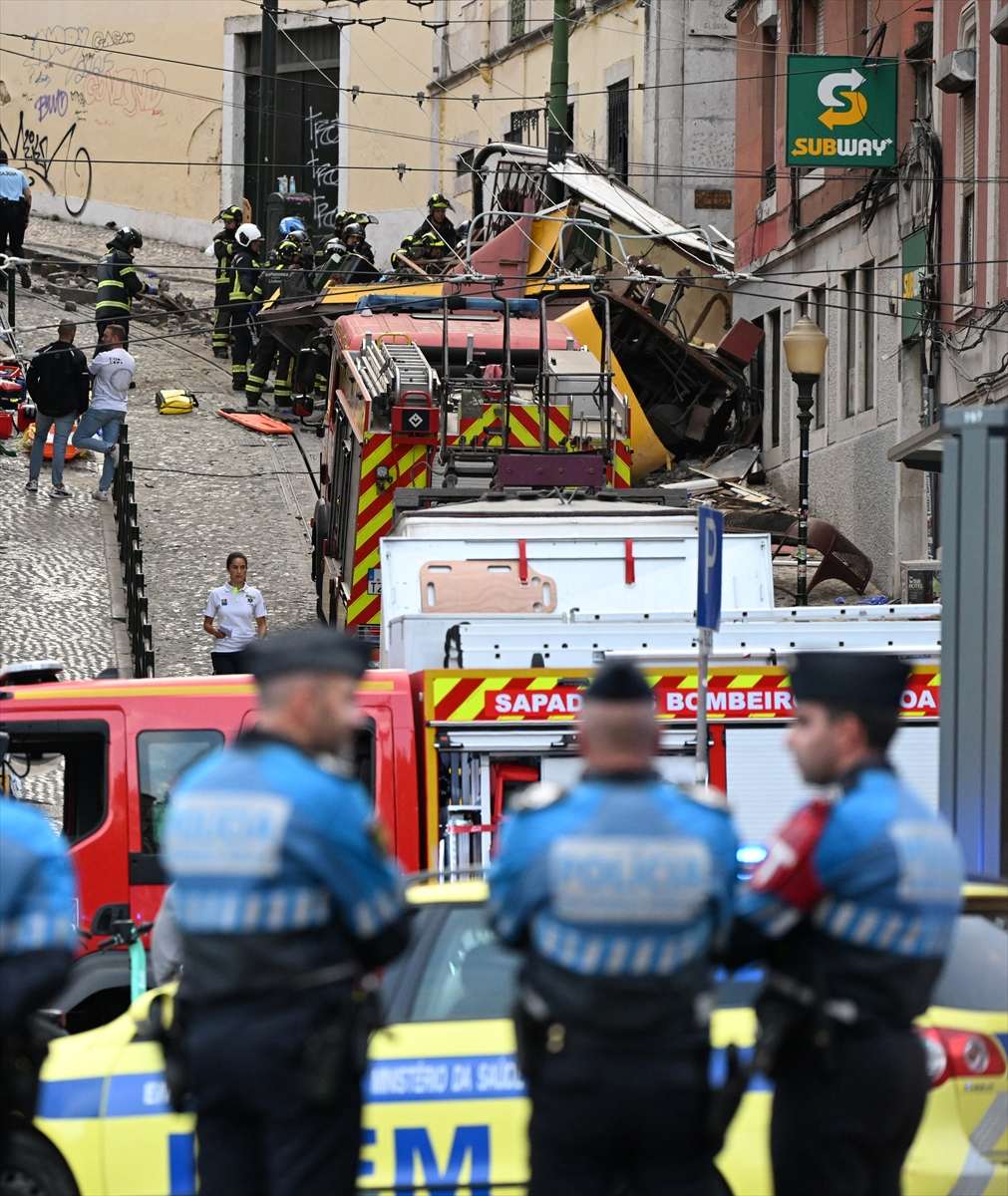 TRAGEDIJA U LISABONU: Uspinjača iskočila iz tračnica, najmanje 15 mrtvih i 20 ozlijeđenih TRAGEDIJA U LISABONU: Uspinjača iskočila iz tračnica, najmanje 15 mrtvih i 20 ozlijeđenih