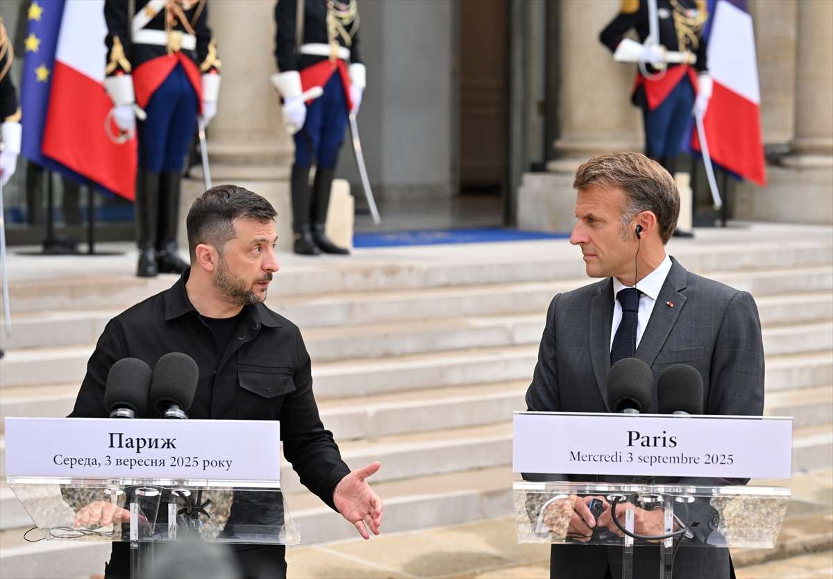 UKRAJINSKI PREDSJEDNIK STIGAO U PARIZ: Vojna podrška 'koalicije voljnih' trenutačno je samo 'teorijska' UKRAJINSKI PREDSJEDNIK STIGAO U PARIZ: Vojna podrška 'koalicije voljnih' trenutačno je samo 'teorijska'