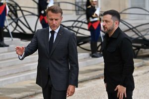 UKRAJINSKI PREDSJEDNIK STIGAO U PARIZ: Vojna podrška 'koalicije voljnih' trenutačno je samo 'teorijska'  