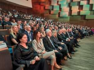 DVOSTRUKO SLAVLJE "PRSTENA": Humanitarnim koncertom obilježen 18. obljetnica Zaklade Prsten i 20 godina djelovanja Udruge