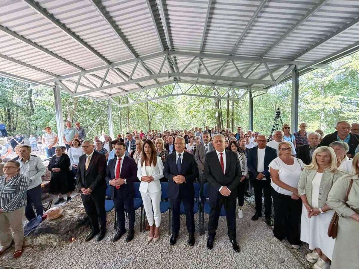NA POVIJESNOM LOKALITETU ZIDINE Svečano obilježen blagdan „Rane svetog Franje“ u Gornjoj Skakavi, zastupnica Filipović predvodila izaslanstvo