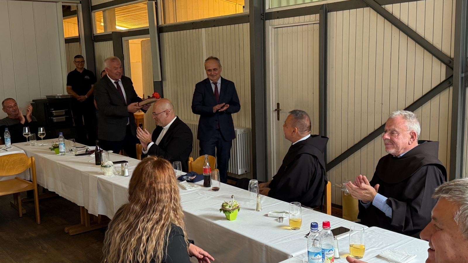 Oproštaj od fra Petra/  Foto: Fenix (VRH)