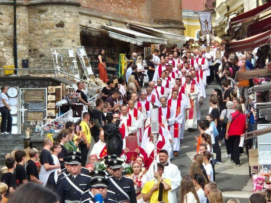 NADBISKUP KUTLEŠA: Kršćanska nada nikad ne razočarava 302. zavjetno hodočašće vjernika grada Zagreba u Mariju Bistricu / Foto:Hina