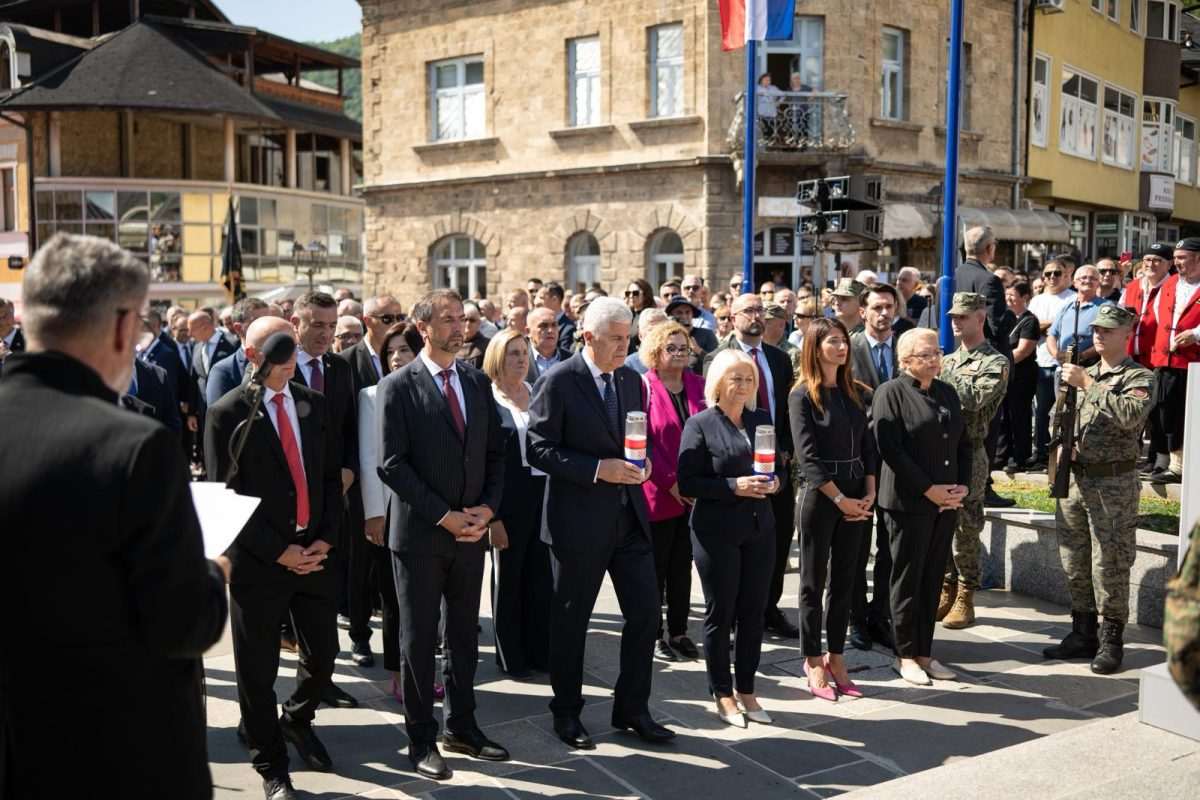 SVEČANOST: Obilježena 30. obljetnica VRO „Maestral“ i oslobođenja Jajca