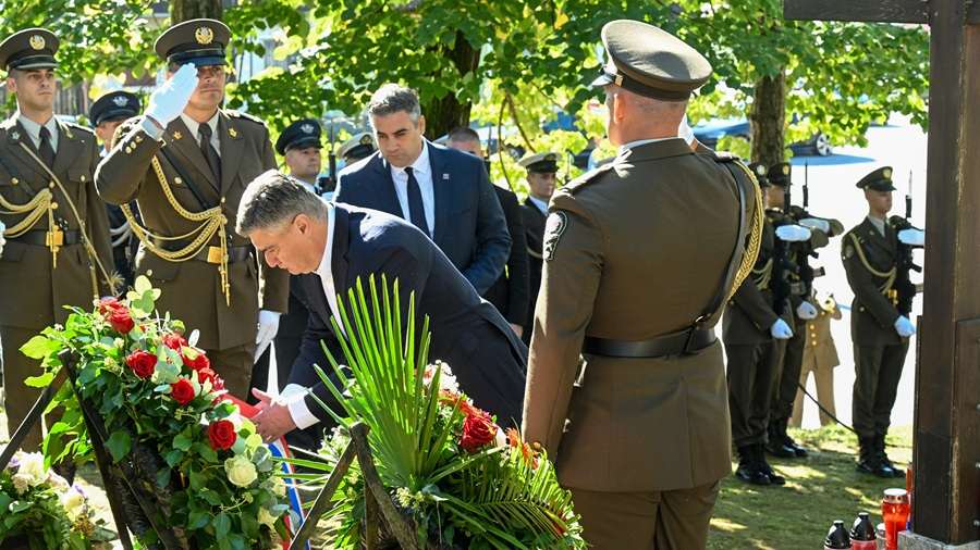 MILANOVIĆ: EU ne zabranjuje izvoz oružja u Izrael zbog interesa industrije Zoran Milanović / Foto: Hina/ Ured predsjednika RH