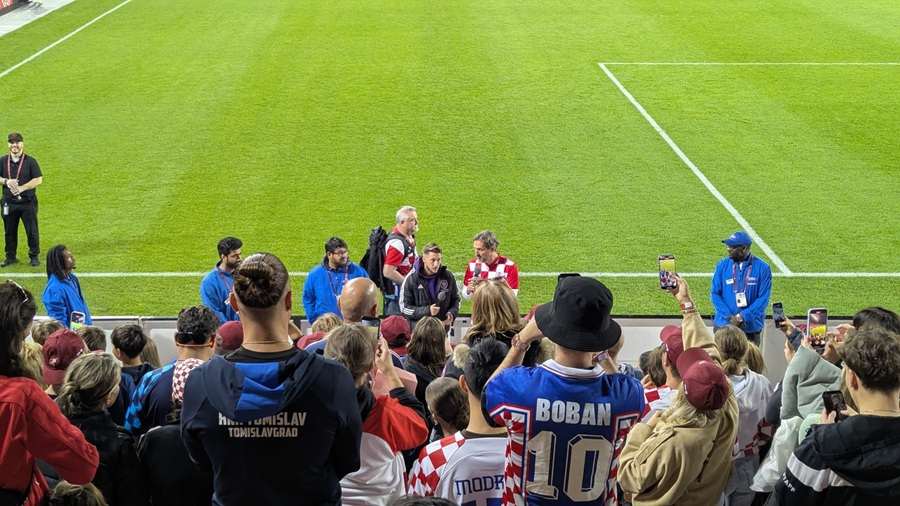 HRVATSKE BOJE OBOJILE TORONTO: Navijači u Torontu poludjeli za Pašalićem Marko Pašalić pred navijačima / Foto: Fenix Fenix (Ante Božić)