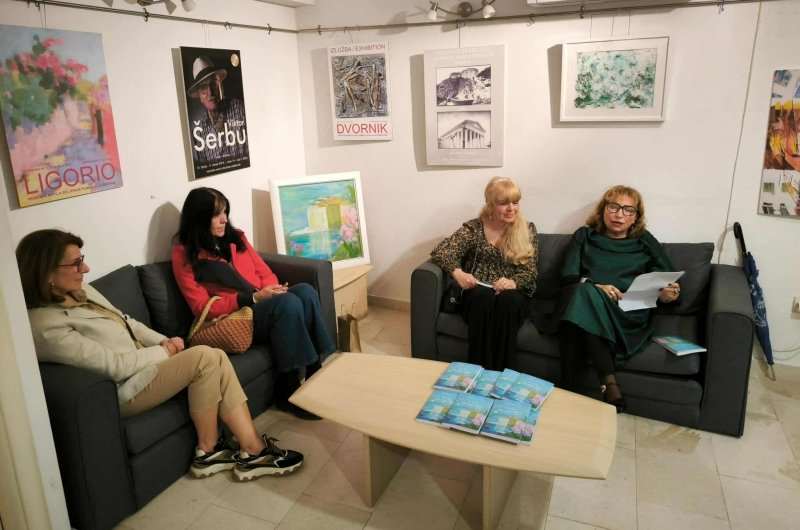 HRVATSKA I ITALIJA SPOJENI STIHOM: Predstavljanje dvojezične pjesničke zbirke La notte delle stelle cadenti / Noć padajućih zvijezda Svjetlane Lipanović predstavljanje dvojezične zbirke pjesama La notte delle stelle cadenti - Noć padajućih zvijezda / Foto: Fenix (Željko Tutnjević)