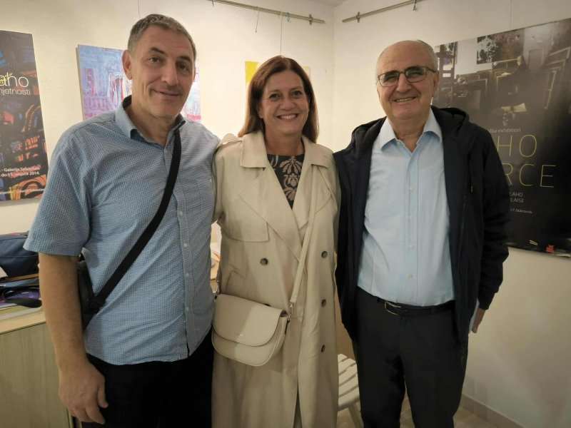 HRVATSKA I ITALIJA SPOJENI STIHOM: Predstavljanje dvojezične pjesničke zbirke La notte delle stelle cadenti / Noć padajućih zvijezda Svjetlane Lipanović predstavljanje dvojezične zbirke pjesama La notte delle stelle cadenti - Noć padajućih zvijezda / Foto: Fenix (Željko Tutnjević)