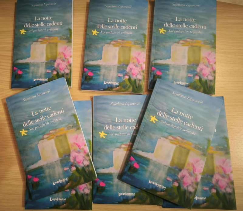 HRVATSKA I ITALIJA SPOJENI STIHOM: Predstavljanje dvojezične pjesničke zbirke La notte delle stelle cadenti / Noć padajućih zvijezda Svjetlane Lipanović predstavljanje dvojezične zbirke pjesama La notte delle stelle cadenti - Noć padajućih zvijezda / Foto: Fenix (Željko Tutnjević)