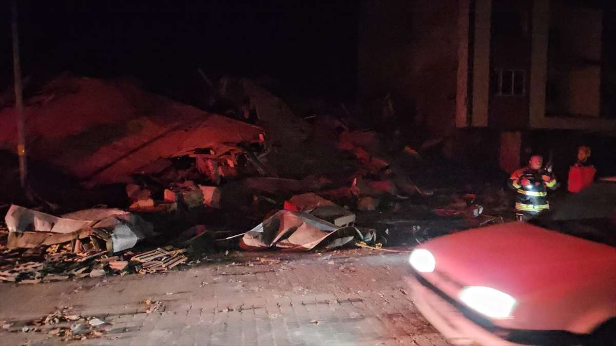 TURSKA OPET NA UDARU: Novi potres magnitude 6,1 izazvao strah među stanovnicima TURSKA OPET NA UDARU: Novi potres magnitude 6,1 izazvao strah među stanovnicima