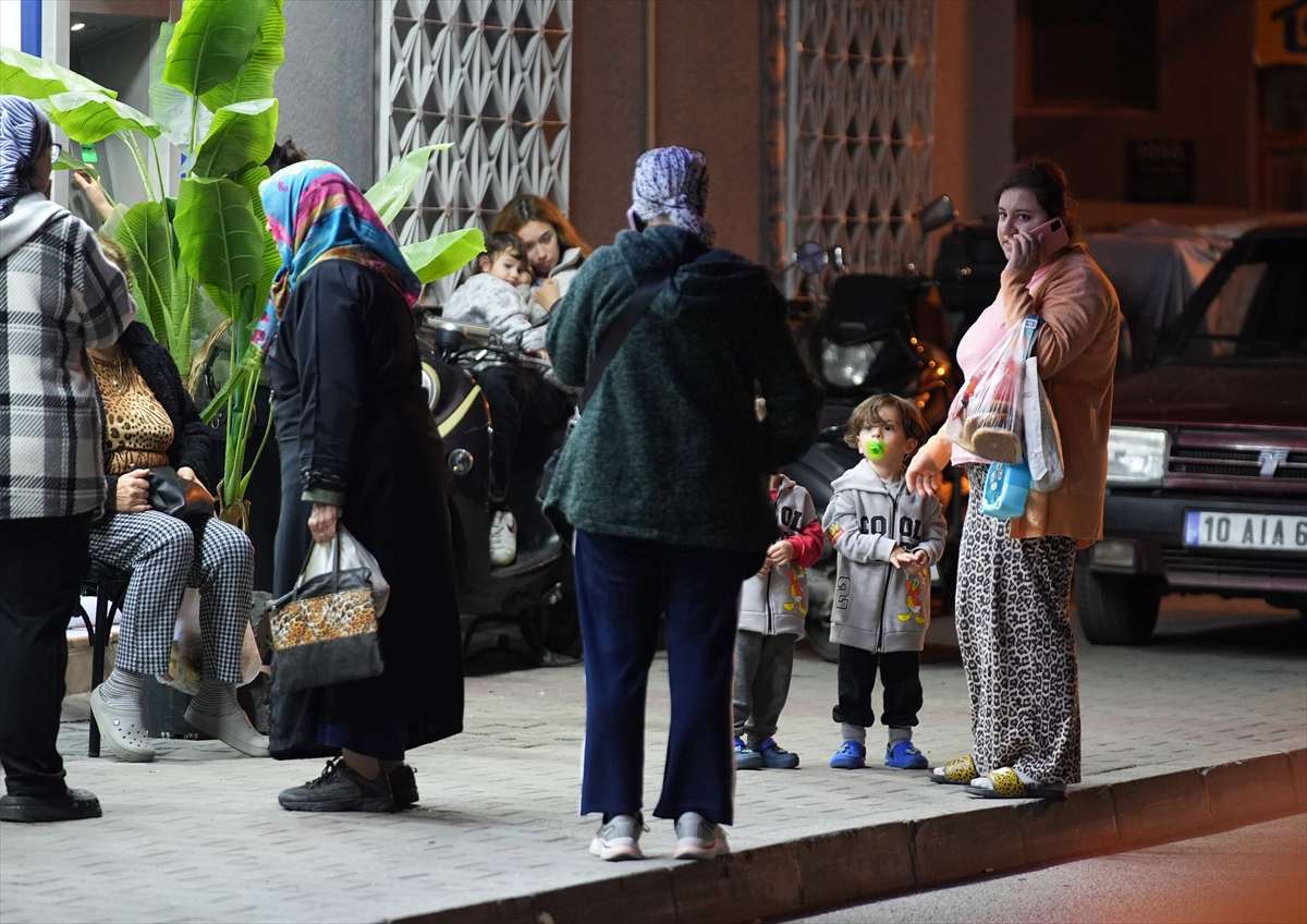 TURSKA OPET NA UDARU: Novi potres magnitude 6,1 izazvao strah među stanovnicima TURSKA OPET NA UDARU: Novi potres magnitude 6,1 izazvao strah među stanovnicima