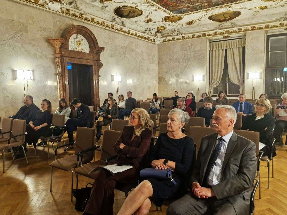 21. FESTIVAL HRVATSKE GLAZBE U BEČU: Krešimir Špicer i Lovre Marušić Bečanima priredili pravu “glazbenu poslasticu” 21. FESTIVAL HRVATSKE GLAZBE U BEČU: Krešimir Špicer i Lovre Marušić Bečanima priredili pravu “glazbenu poslasticu”