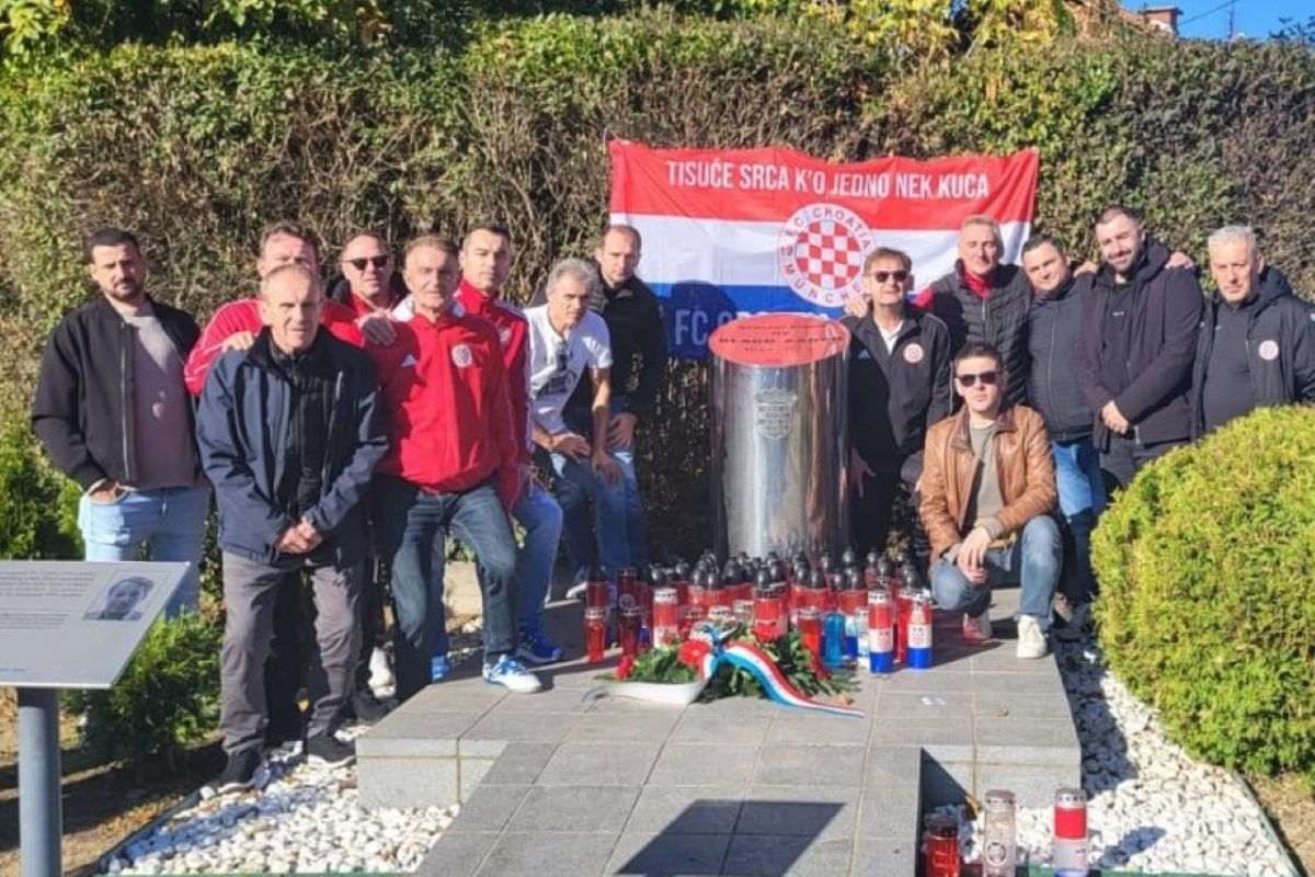 MÜNCHEN / VUKOVAR: Veterani Croatije München nastupili u Vukovaru na memorijalnom turniru „Blago Zadro“ MÜNCHEN / VUKOVAR: Veterani Croatije München nastupili u Vukovaru na memorijalnom turniru „Blago Zadro“