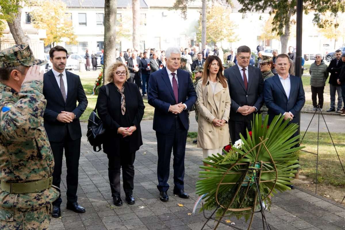 PROSLAVLJEN DAN GRADA ORAŠJA: 'Nastavljamo zajednički rad na izgradnji moderne urbane sredine' PROSLAVLJEN DAN GRADA ORAŠJA: 'Nastavljamo zajednički rad na izgradnji moderne urbane sredine'