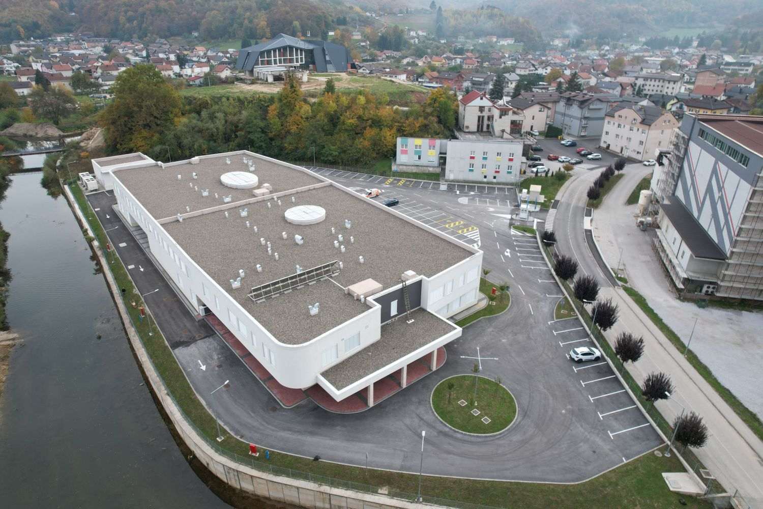 HRVATSKA MINISTRICA U KISELJAKU: Bit ćemo uz Hrvate u BiH i ubuduće Nova zgrada Doma zdravlja Kiseljak svečano otvorena / Foto: HNS BiH