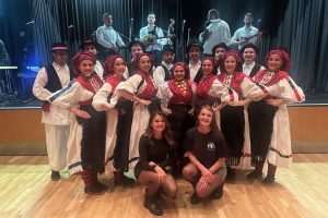 PONOSNI NA 25 GODINA POSTOJANJA: Predstavljamo Folklornu skupinu Hrvatske katoličke župe Main-Taunus/Hochtaunus iz Kelkheima PONOSNI NA 25 GODINA POSTOJANJA: Predstavljamo Folklornu skupinu Hrvatske katoličke župe Main-Taunus/Hochtaunus iz Kelkheima