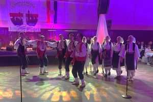 PONOSNI NA 25 GODINA POSTOJANJA: Predstavljamo Folklornu skupinu Hrvatske katoličke župe Main-Taunus/Hochtaunus iz Kelkheima PONOSNI NA 25 GODINA POSTOJANJA: Predstavljamo Folklornu skupinu Hrvatske katoličke župe Main-Taunus/Hochtaunus iz Kelkheima
