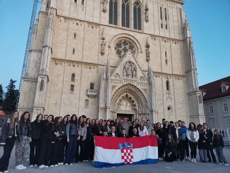 Hodočašće krizmanika HKŽ München u Hrvatsku / Foto: Fenix (Fra Slaven Čeko)
