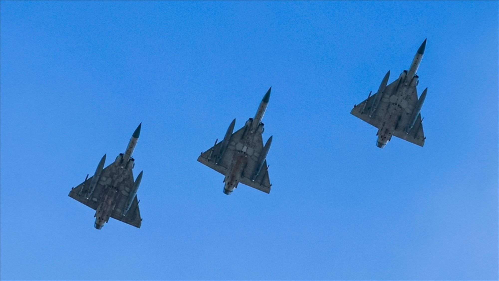 ZELENSKI IZ LONDONA ZAHVALIO TRUMPU: Francuska će Ukrajini isporučiti borbene zrakoplove Mirage i rakete Aster   ZELENSKI IZ LONDONA ZAHVALIO TRUMPU: Francuska će Ukrajini isporučiti borbene zrakoplove Mirage i rakete Aster