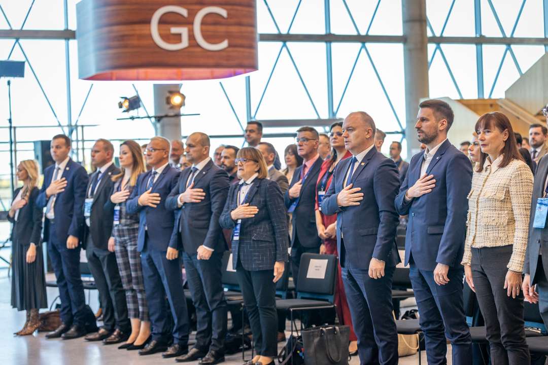 HRVATI IZ CIJELOGA SVIJETA U OSIJEKU: Održana konferencija "Hrvatsko useljeništvo i gospodarski razvoj: posebnosti i prilike" Održana konferencija: „Hrvatsko useljeništvo i gospodarski razvoj: posebnosti i prilike“ / Foto: Fenix (MDU)