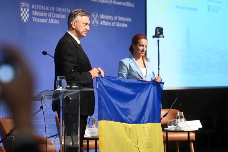 PLENKOVIĆ I SVIRIDENKO: Iskustva hrvatskih veterana pomažu Ukrajini Andrej Plenković i Natalia Kalmykov / Foto: Hina