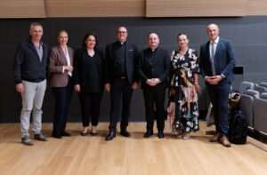 PREDSTAVLJEN ZBORNIK „TREBINJSKO-MRKANSKA BISKUPIJA“: Dubrovački biskupi su Trebinjsko-mrkanskom biskupijom upravljali sve do 1881. godine PREDSTAVLJEN ZBORNIK „TREBINJSKO-MRKANSKA BISKUPIJA“: Dubrovački biskupi su Trebinjsko-mrkanskom biskupijom upravljali sve do 1881. godine