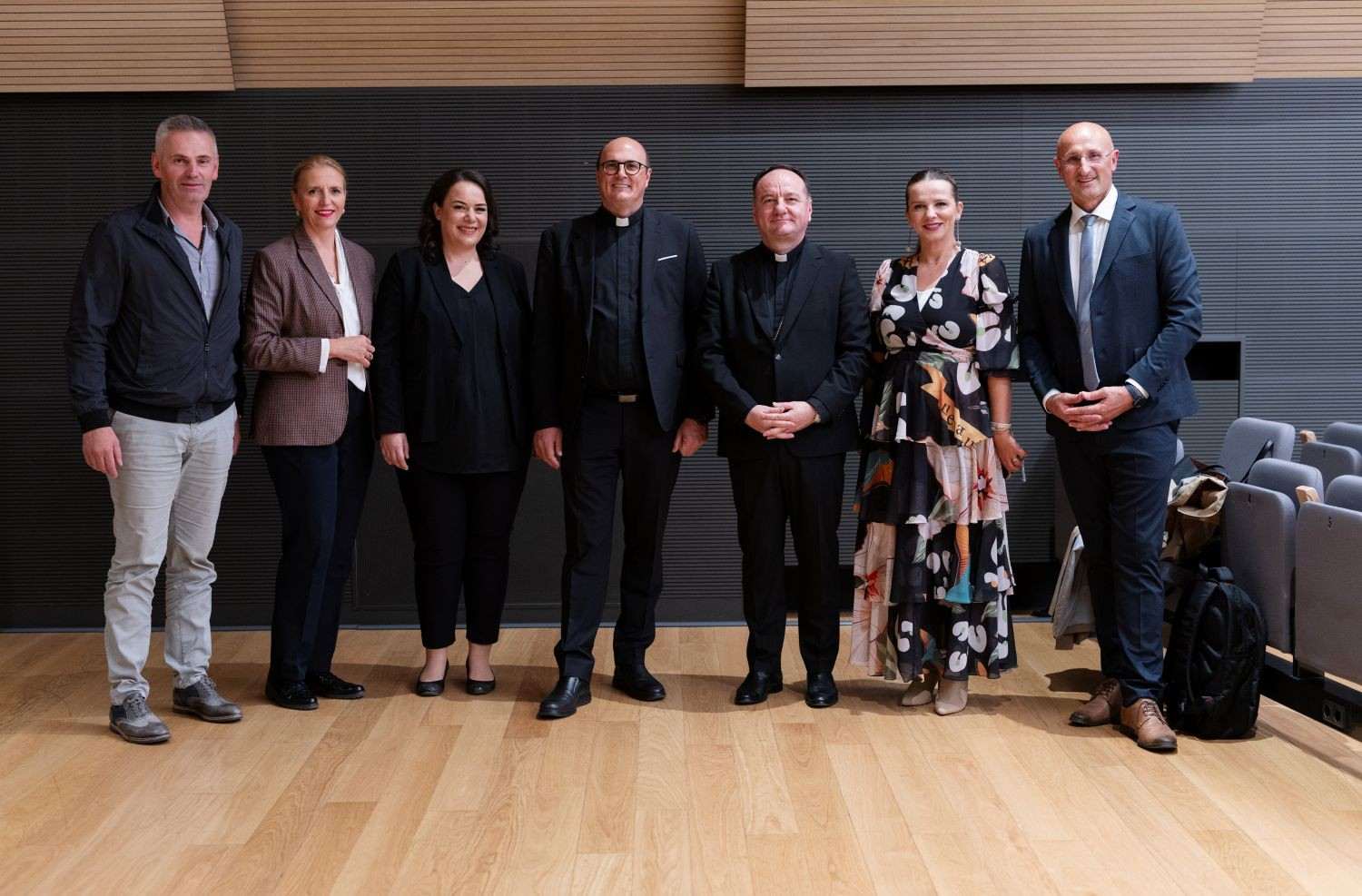 PREDSTAVLJEN ZBORNIK „TREBINJSKO-MRKANSKA BISKUPIJA“: Dubrovački biskupi su Trebinjsko-mrkanskom biskupijom upravljali sve do 1881. godine PREDSTAVLJEN ZBORNIK „TREBINJSKO-MRKANSKA BISKUPIJA“: Dubrovački biskupi su Trebinjsko-mrkanskom biskupijom upravljali sve do 1881. godine