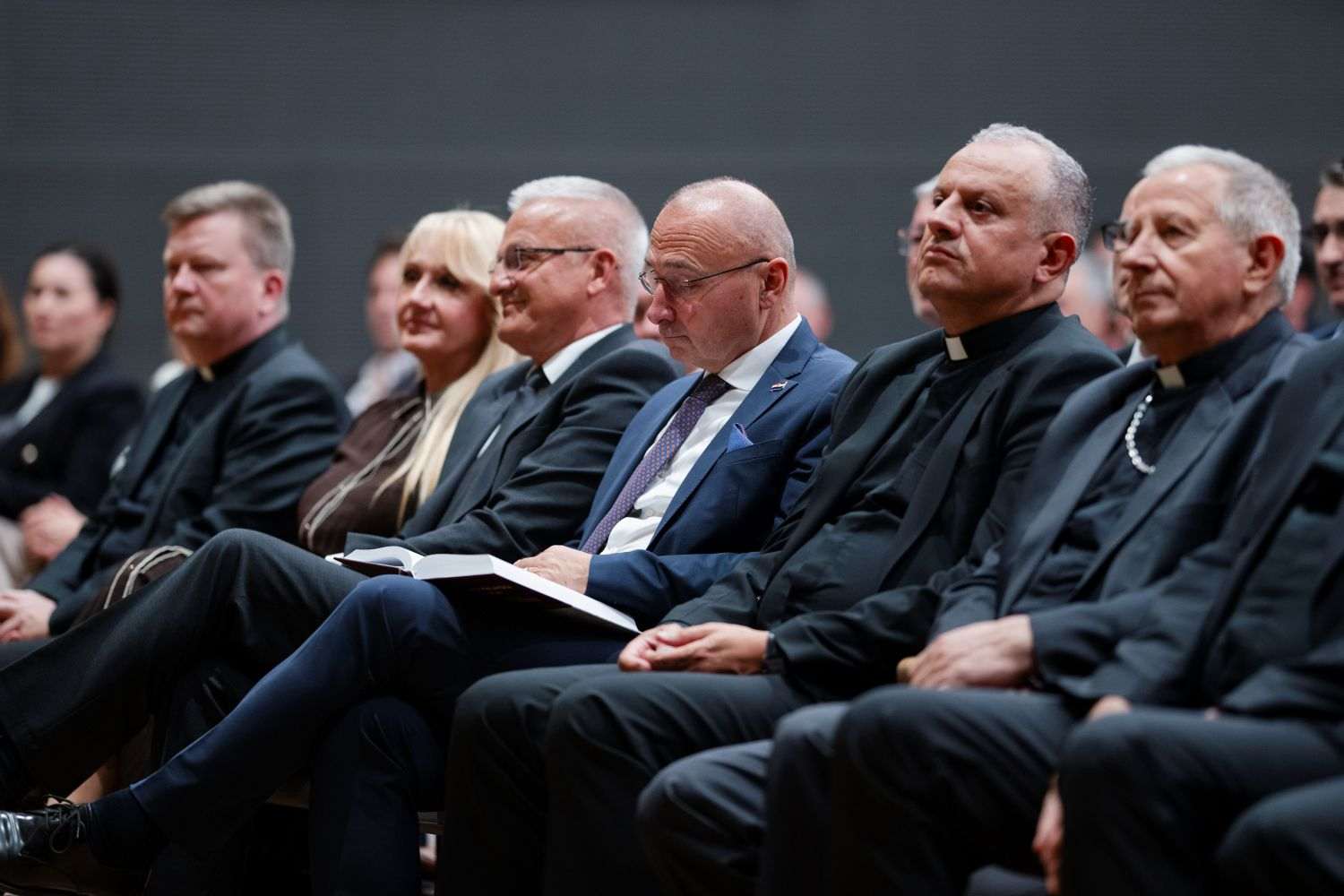 PREDSTAVLJEN ZBORNIK „TREBINJSKO-MRKANSKA BISKUPIJA“: Dubrovački biskupi su Trebinjsko-mrkanskom biskupijom upravljali sve do 1881. godine PREDSTAVLJEN ZBORNIK „TREBINJSKO-MRKANSKA BISKUPIJA“: Dubrovački biskupi su Trebinjsko-mrkanskom biskupijom upravljali sve do 1881. godine