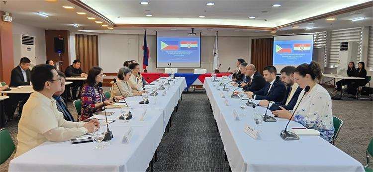 HRVATSKO-FILIPINSKO PRIJATELJSTVO: Grlić Radman na Filipinima radio na sigurnom zapošljavanju i gospodarskoj suradnji Grlić Radman na Filipinima / Foto: MVEP