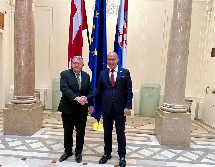 GOLEMI POTENCIJAL: Rijeka Gateway važan za Hrvatsku, Dansku i cijelu Europu Ministar Gordan Grlić Radman s ministrom vanjskih poslova Kraljevine Danske Larsom Løkkeom Rasmussenom/ Foto: MVEP