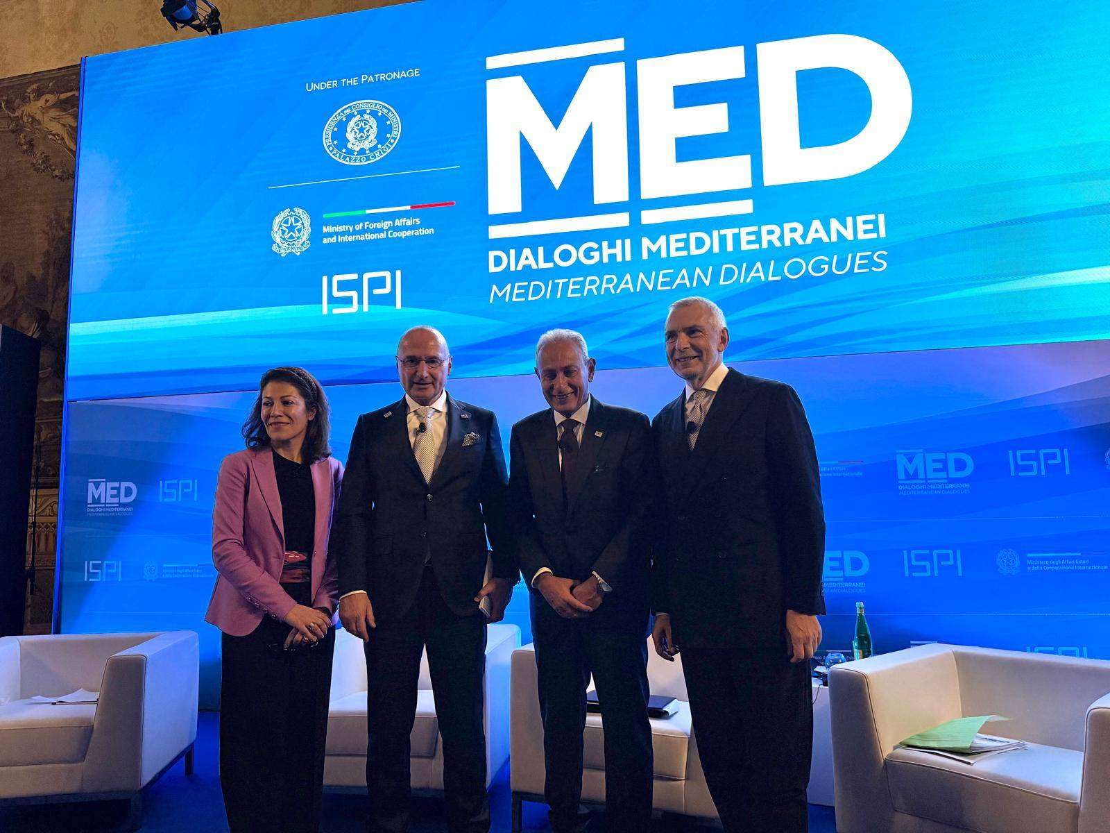 KONFERENCIJA "MEDITERRANEAN DIALOGUES": Ministar Grlić Radman govorio o europskom jedinstvu i aktivnoj ulozi Hrvatske na Mediteranu Konferencija "Mediterranean Dialogues" (MED) u Napulju / Foto: MVEP