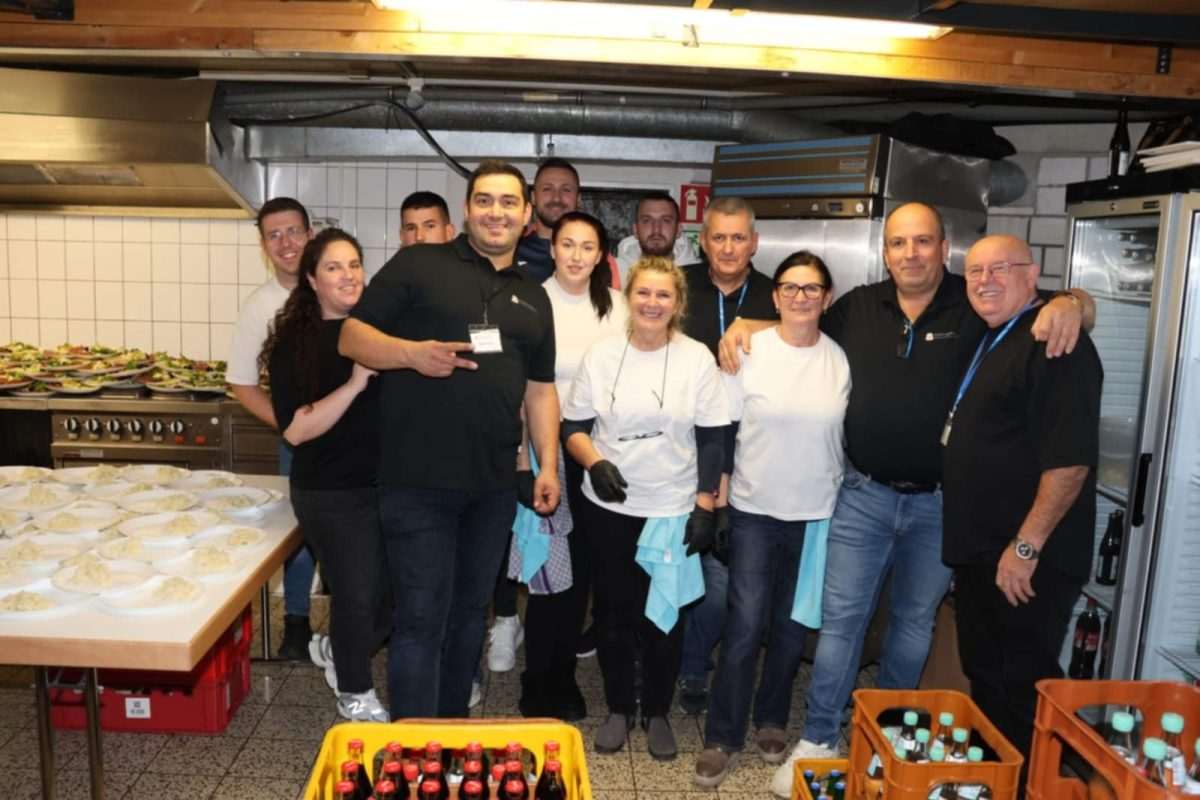SNAŽNE PORUKE S HERCEGOVAČKE VEČERI U FILDERSTADTU KOD STUTTGARTA: Hercegovinu nismo mukte dobili, čuvajmo je, budimo ponosni... Hercegovačka večer u Filderstadtu kod Stuttgarta / Foto: Fenix (Željko Cindrić)