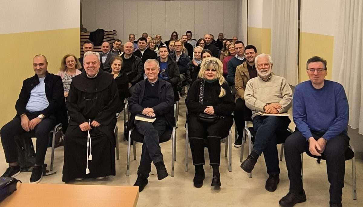 ŠTO ZNAČI BITI SVET?: Fra Frano Čugura u Münchenu o drevnom i kršćanskom poimanju svetosti Predavanje u Münchenu / Foto: Fenix (Jelena Ribarić Završki)