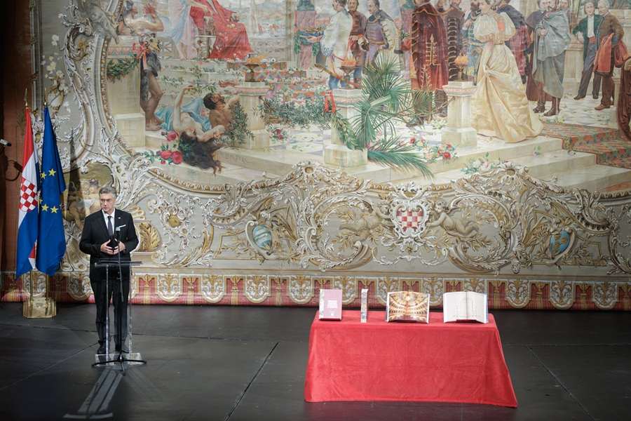 PLENKOVIĆ: Monografija HNK je trajni spomenik hrvatskoj umjetnosti PLENKOVIĆ: Monografija HNK je trajni spomenik hrvatskoj umjetnosti