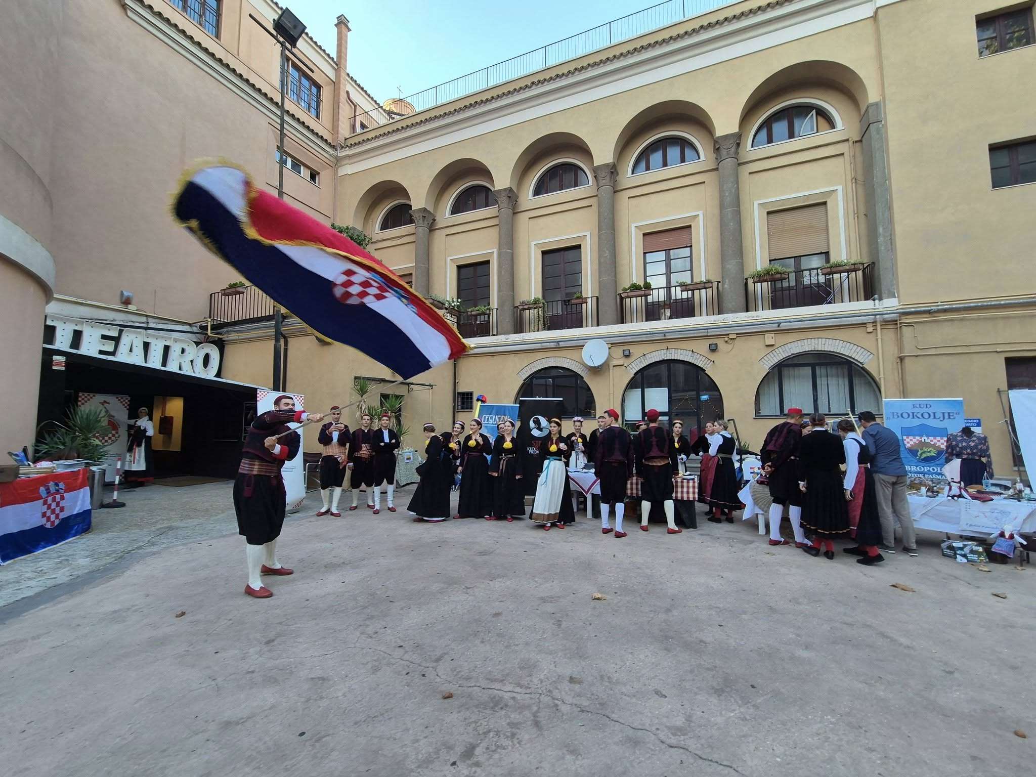 NARAV NAŠEG NARODA U SRCU RIMA: Hrvati pamte, čuvaju i pripovijedaju istinu o ljudima i mjestima od kojih su potekli KUD "Stjepan Radić" iz Pridvorja / Foto: Fenix (MD)