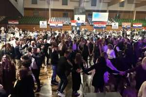 PRVA KUPREŠKA NOĆ U FRANKFURTU: Sanjam Stožer i cvjetna polja Kupresa… u pjesmi i srcima iseljenih Kuprešaka PRVA KUPREŠKA NOĆ U FRANKFURTU: Sanjam Stožer i cvjetna polja Kupresa… u pjesmi i srcima iseljenih Kuprešaka