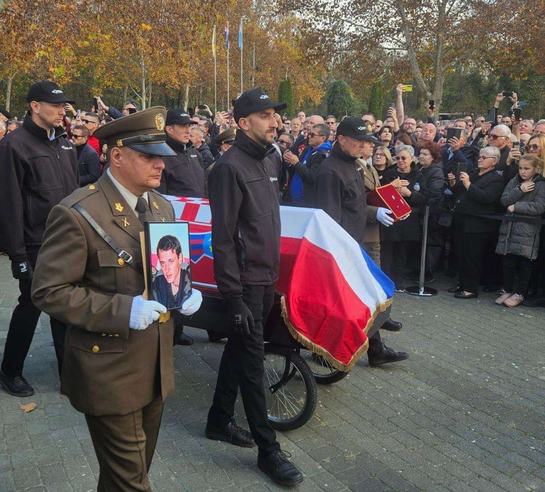 Pokop hrvatskog branitelja Jean-Michela Nicoliera / Foto: Fenix (Pavo Jazvić)