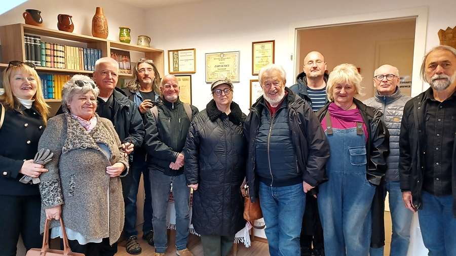 MOST KULTURE I JEZIKA IZMEĐU DOMOVINE I GRADIŠĆANSKIH HRVATA: 17. Međunarodni književni susreti u Koljnofu 2025. U Spomen sobi Patroviskih velikana