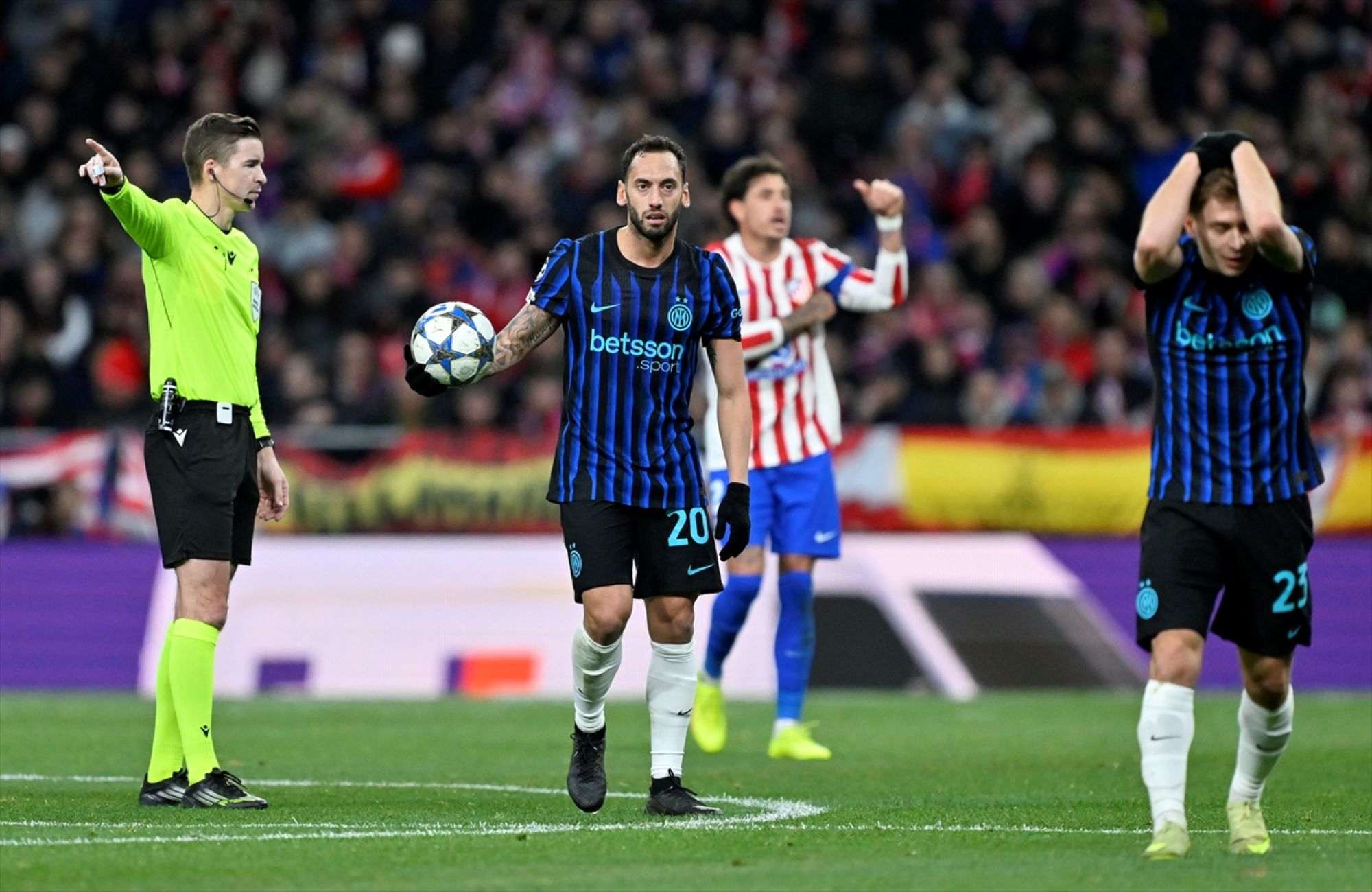 LIGA PRVAKA: Debakl Eintrachta u Frankfurtu, Arsenal s 3:1 savladao Bayern, PSG slavio u Parizu, PSV u Liverpoolu LIGA PRVAKA: Debakl Eintrachta u Frankfurtu, Arsenal s 3:1 savladao Bayern, PSG slavio u Parizu, PSV u Liverpoolu