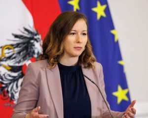 OŠTRE NAJAVE IZ AUSTRIJE: “Integracija nije poziv nego obaveza!” OŠTRE NAJAVE IZ AUSTRIJE: “Integracija nije poziv nego obaveza!”