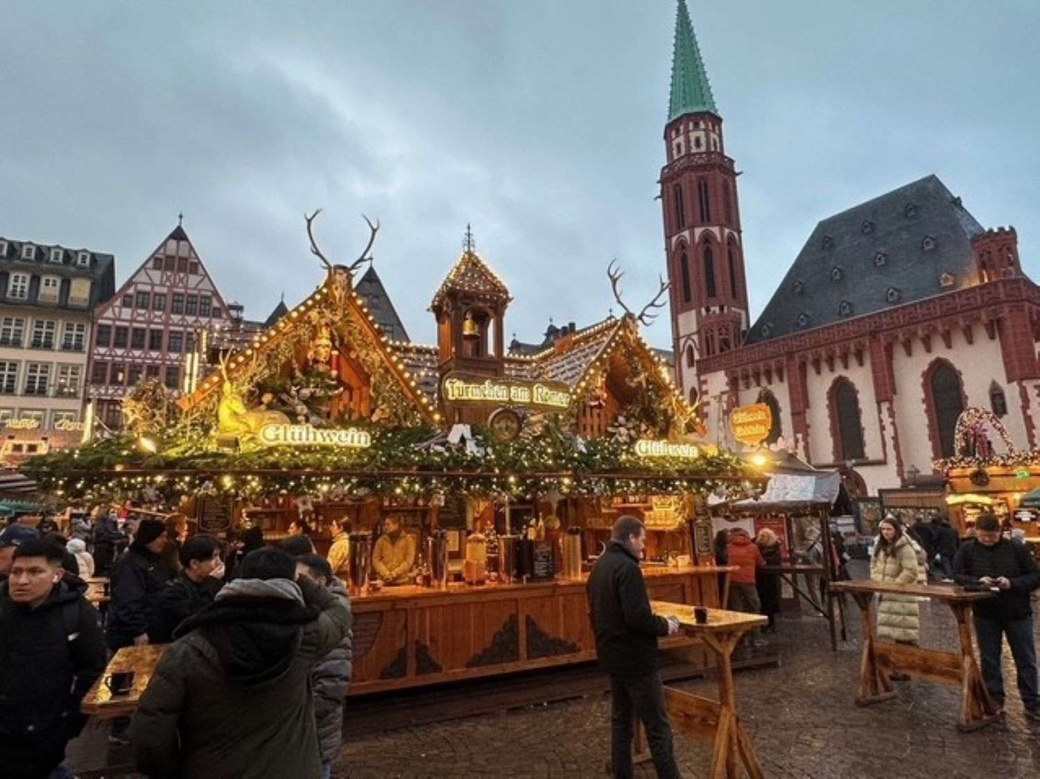 BOŽIĆNI SAJAM U FRANKFURTU: Od 24. studenog do 22. prosinca očekuje se 2,5 milijuna posjetitelja BOŽIĆNI SAJAM U FRANKFURTU: Od 24. studenog do 22. prosinca očekuje se 2,5 milijuna posjetitelja