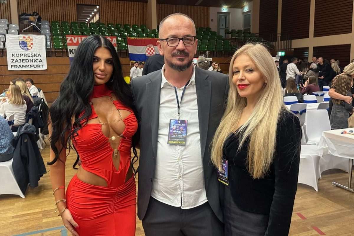 PRVA KUPREŠKA NOĆ U FRANKFURTU: Sanjam Stožer i cvjetna polja Kupresa… u pjesmi i srcima iseljenih Kuprešaka PRVA KUPREŠKA NOĆ U FRANKFURTU: Sanjam Stožer i cvjetna polja Kupresa… u pjesmi i srcima iseljenih Kuprešaka