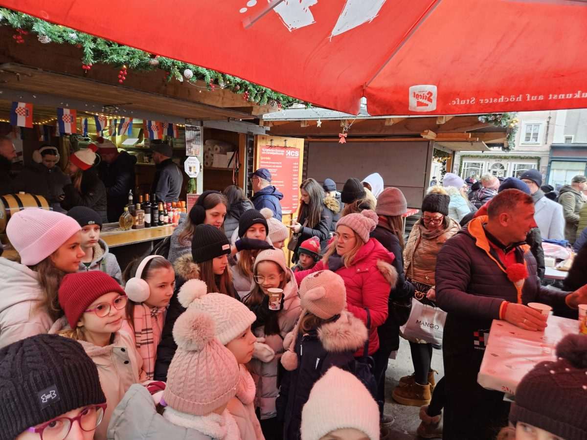 HRVATI OSVOJILI SALZBURG: Na božićnom sajmu ponovno oduševili svojim specijalitetima