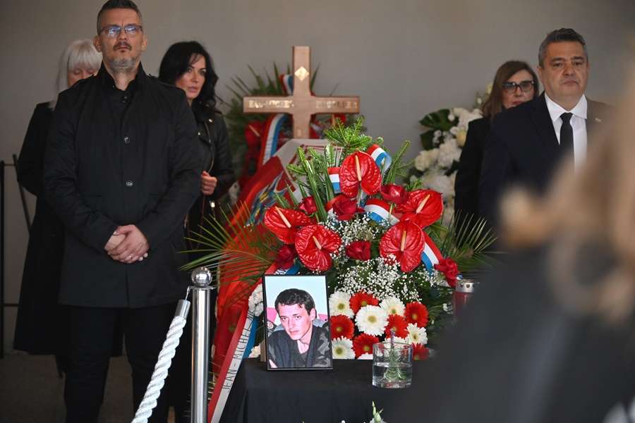 Pokop hrvatskog branitelja Jean-Michela Nicoliera / Foto: Hina