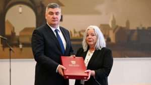 POSMRTNO ODLIČJE GENERALU ANTI ROSI: Predsjednik Milanović posmrtno je Veleredom Petra Krešimira IV. s lentom i Danicom odlikovao prvog hrvatskog generala zbora