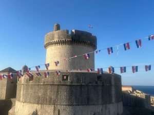 DUBROVNIK: Kapelica u hrvatskim bojama i simbolom Vukovara